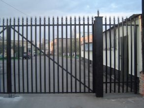 Сварные заборы с бетонированием столбов 12 метров фото в Старой Купавне